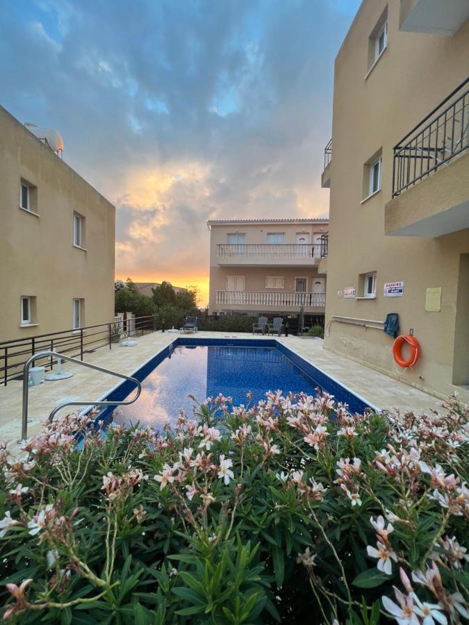Hillview Apartment Peyia Exterior photo