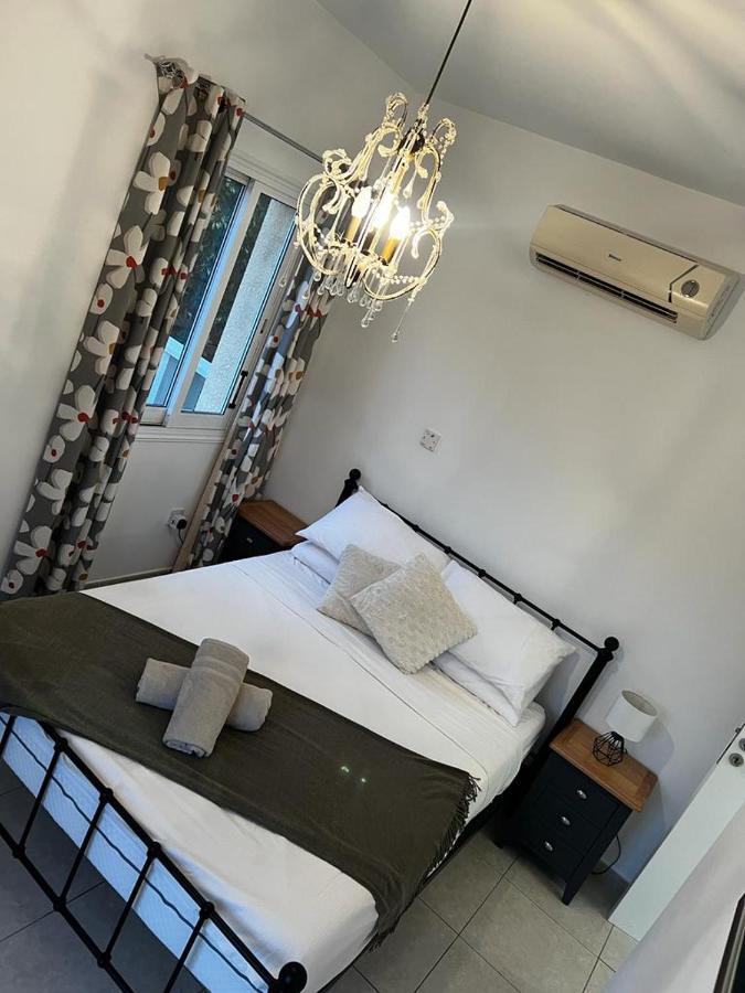 Hillview Apartment Peyia Exterior photo